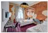 hotel_img